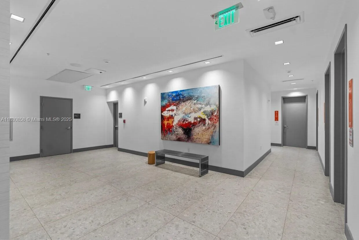 2820 Ne 214th St 1005, Aventura, Florida 33180, Aventura, Florida 33180, ,Commercial Sale,For Sale,2820 Ne 214th St 1005, Aventura, Florida 33180,A11880858