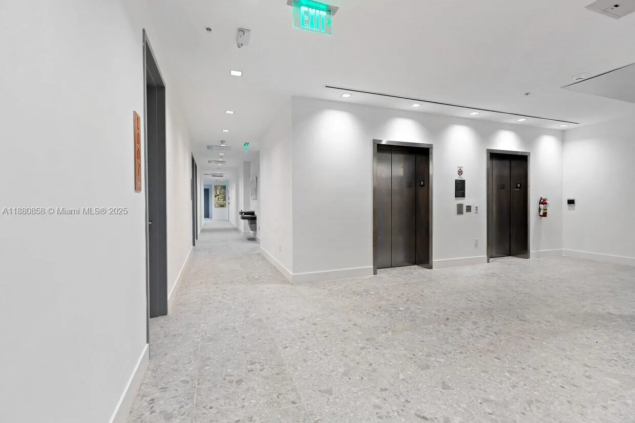 2820 Ne 214th St 1005, Aventura, Florida 33180, Aventura, Florida 33180, ,Commercial Sale,For Sale,2820 Ne 214th St 1005, Aventura, Florida 33180,A11880858