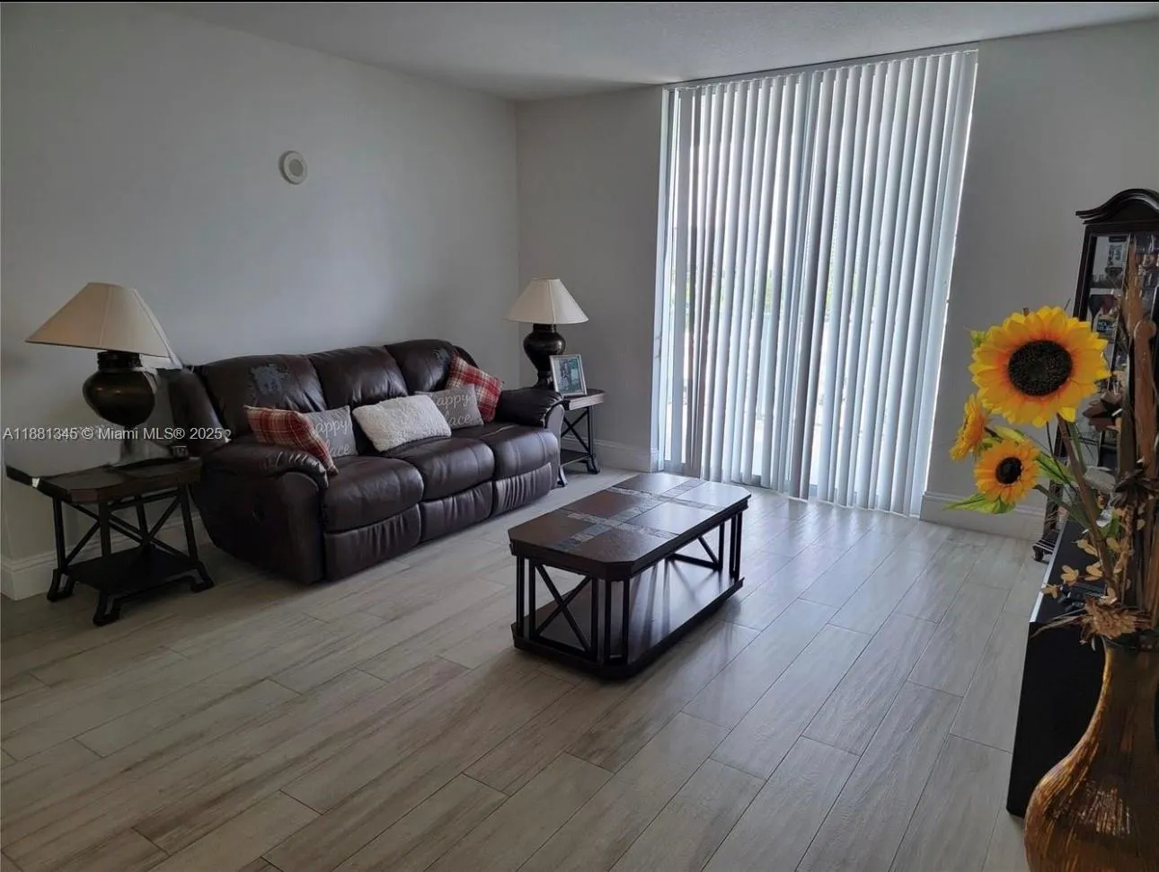 140 S Dixie Hwy 519, Hollywood, Florida 33020, Hollywood, Florida 33020, 3 Bedrooms Bedrooms, ,2 BathroomsBathrooms,Residential Lease,For Rent,140 S Dixie Hwy 519, Hollywood, Florida 33020,A11881345