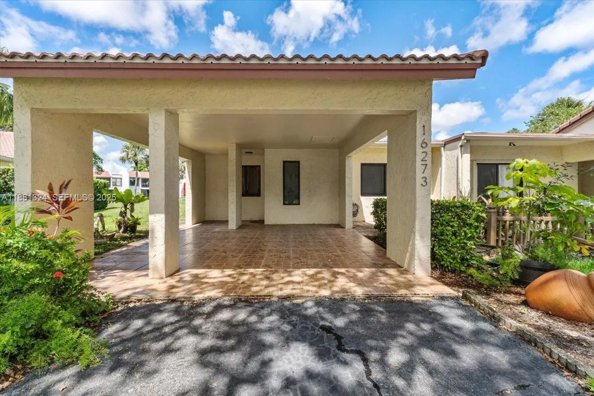16273 Laurel Dr 7, Weston, Florida 33326, Weston, Florida 33326, 2 Bedrooms Bedrooms, ,2 BathroomsBathrooms,Residential,For Sale,16273 Laurel Dr 7, Weston, Florida 33326,A11881324