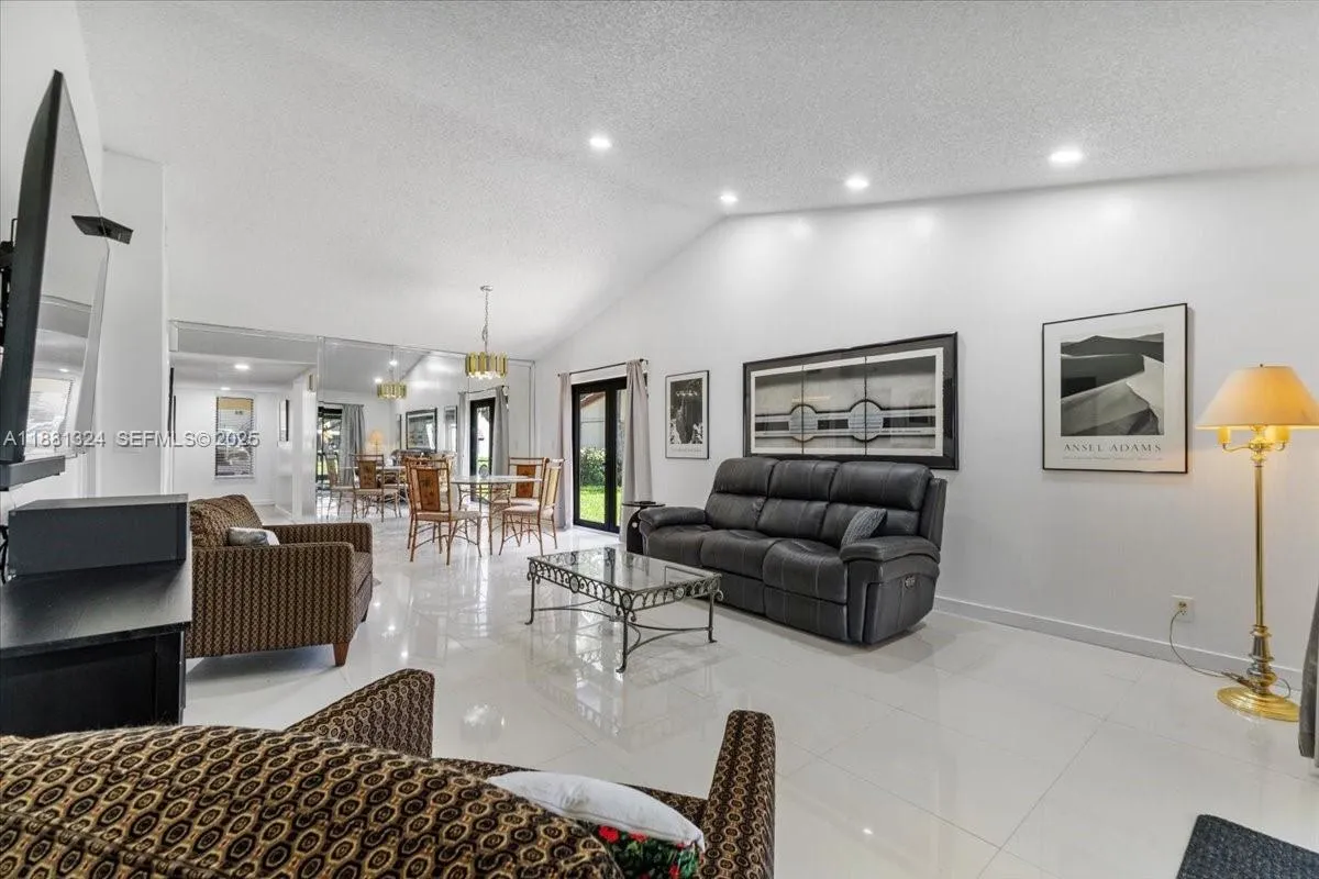 16273 Laurel Dr 7, Weston, Florida 33326, Weston, Florida 33326, 2 Bedrooms Bedrooms, ,2 BathroomsBathrooms,Residential,For Sale,16273 Laurel Dr 7, Weston, Florida 33326,A11881324