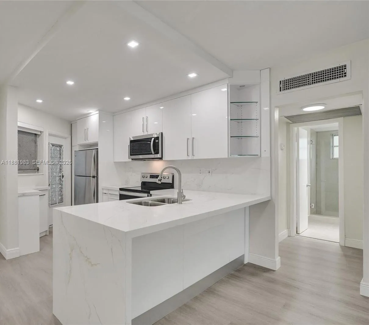 18720 Ne 18th Ave 116, Miami, Florida 33179, Miami, Florida 33179, 2 Bedrooms Bedrooms, ,2 BathroomsBathrooms,Residential,For Sale,18720 Ne 18th Ave 116, Miami, Florida 33179,A11881983