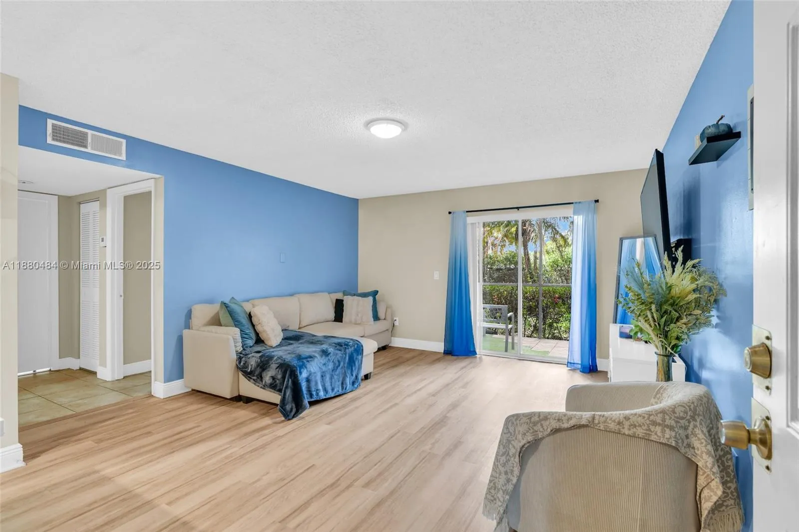 Pompano Beach, Florida 33069-0956, Pompano Beach, Florida 33069-0956, 1 Bedroom Bedrooms, ,1 BathroomBathrooms,Residential,For Sale, Pompano Beach, Florida 33069-0956,A11880484