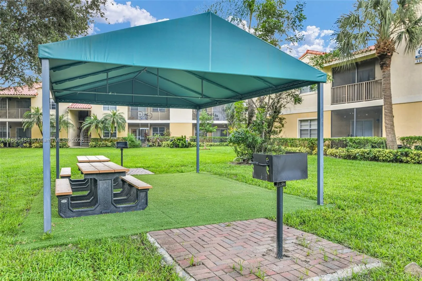 Pompano Beach, Florida 33069-0956, Pompano Beach, Florida 33069-0956, 1 Bedroom Bedrooms, ,1 BathroomBathrooms,Residential,For Sale, Pompano Beach, Florida 33069-0956,A11880484