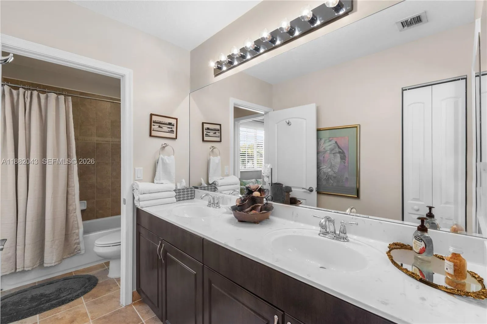 7702 Paddock Pl 7702, Davie, Florida 33328, Davie, Florida 33328, 3 Bedrooms Bedrooms, 5 Rooms Rooms,2 BathroomsBathrooms,Residential,For Sale,7702 Paddock Pl 7702, Davie, Florida 33328,A11882043