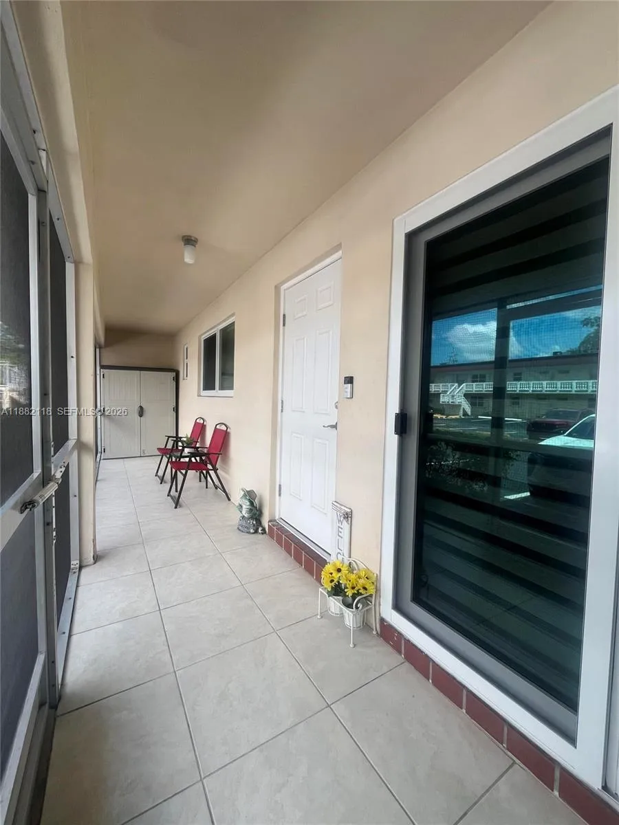 5387 Sw 40th Ave 103, Dania Beach, Florida 33314, Dania Beach, Florida 33314, 2 Bedrooms Bedrooms, 1 Room Rooms,2 BathroomsBathrooms,Residential,For Sale,5387 Sw 40th Ave 103, Dania Beach, Florida 33314,A11882118