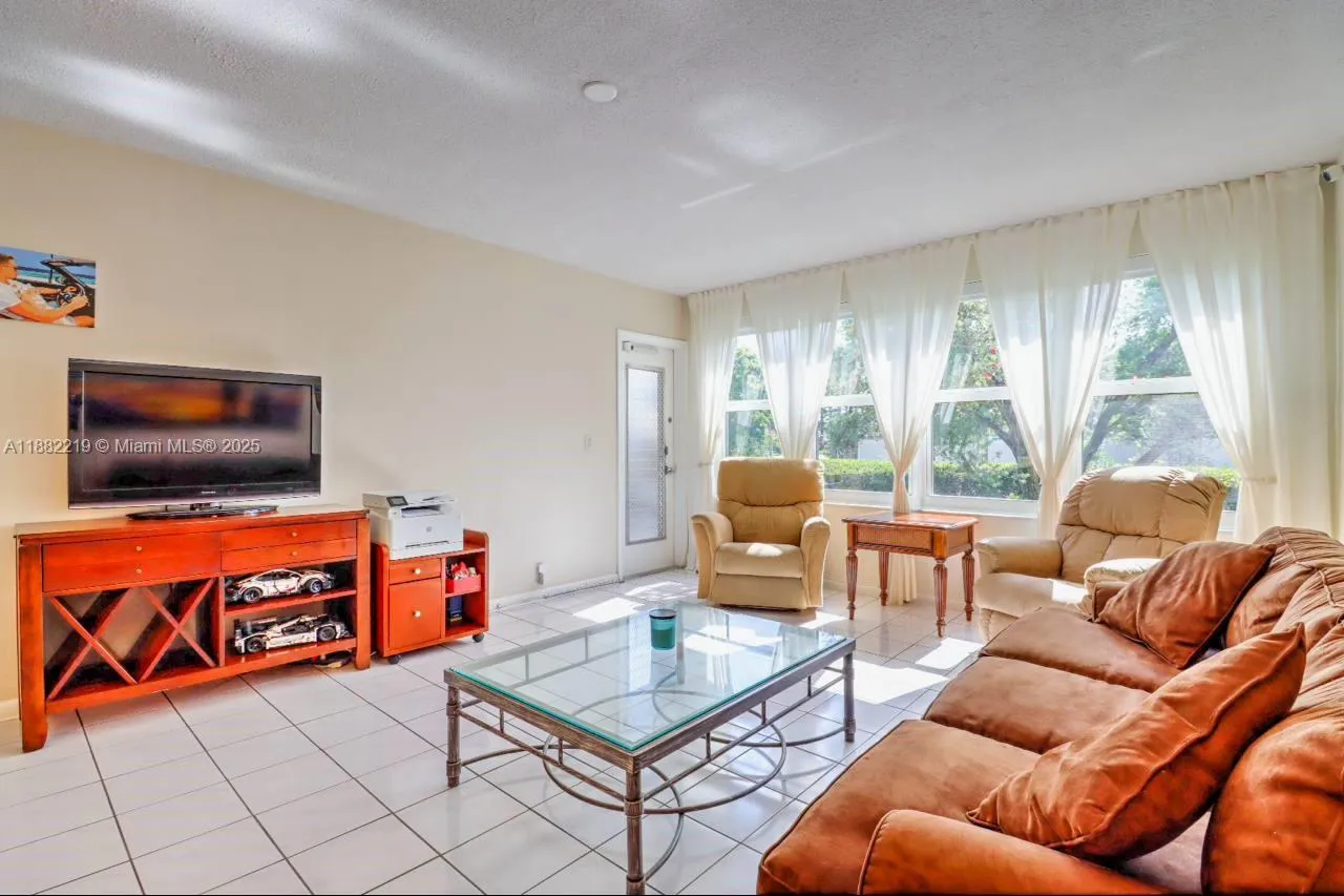 850 Ne 12th Ave 210, Hallandale Beach, Florida 330, Hallandale Beach, Florida 33009, 1 Bedroom Bedrooms, ,1 BathroomBathrooms,Residential,For Sale,850 Ne 12th Ave 210, Hallandale Beach, Florida 330,A11882219
