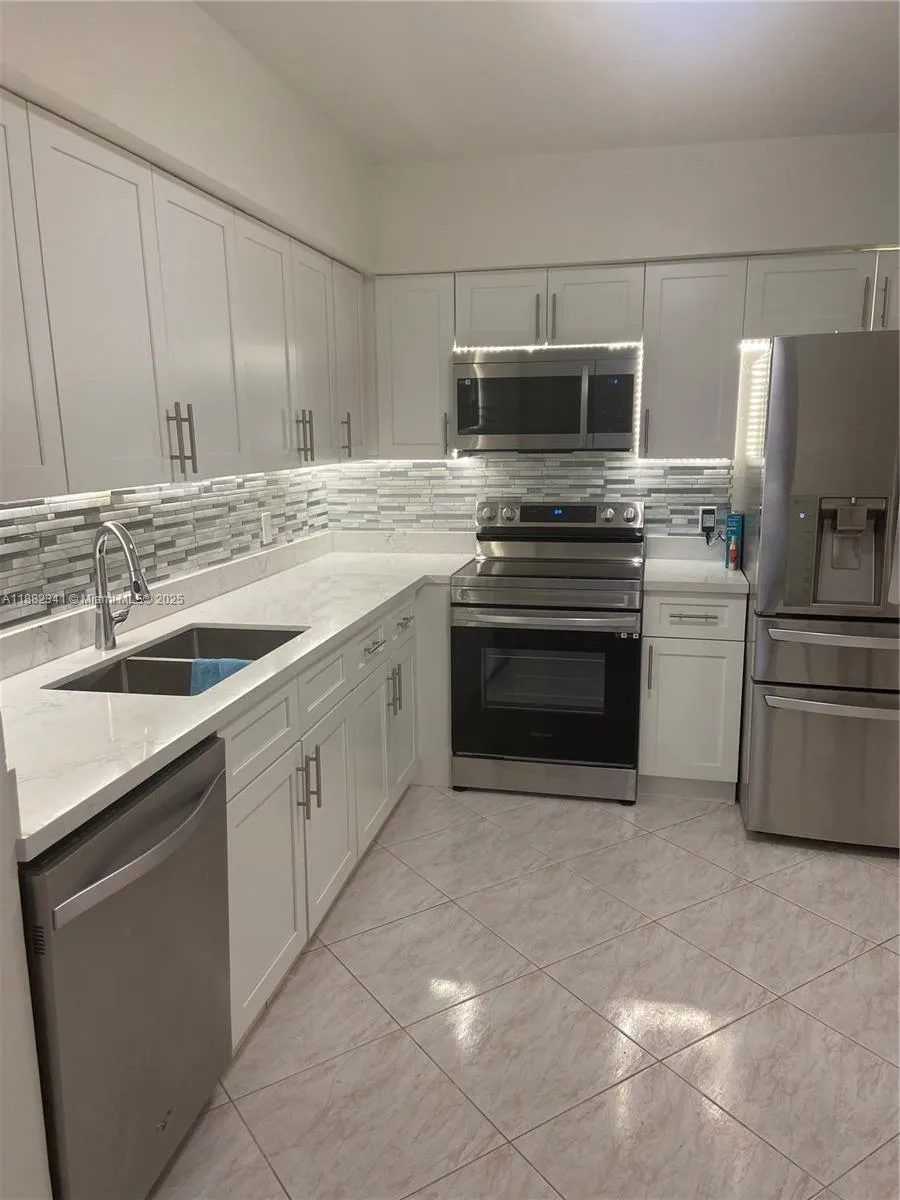 1301 Ne 7th St 106, Hallandale Beach, Florida 3300, Hallandale Beach, Florida 33009, 2 Bedrooms Bedrooms, ,2 BathroomsBathrooms,Residential Lease,For Rent,1301 Ne 7th St 106, Hallandale Beach, Florida 3300,A11882341