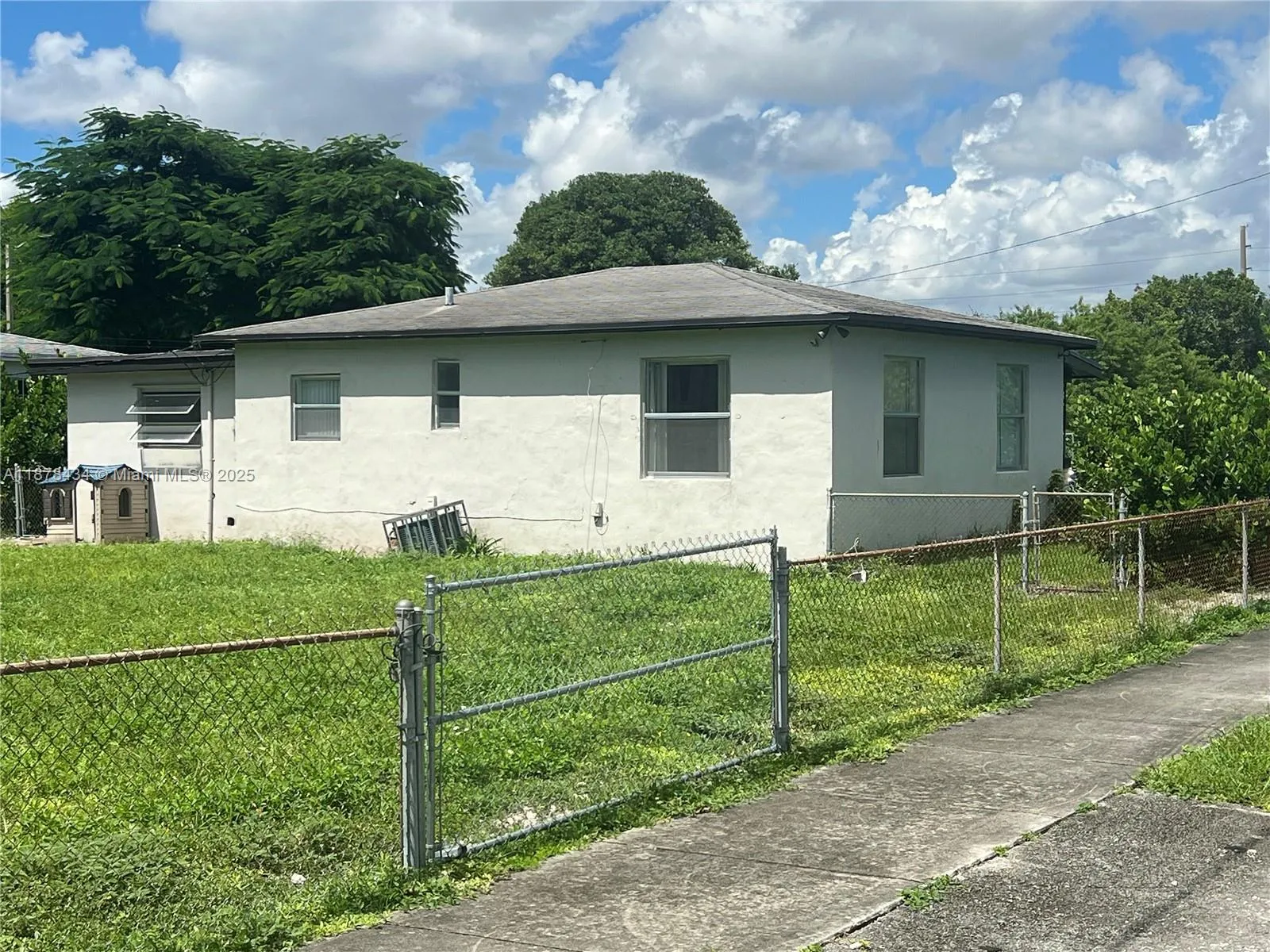 3100 Nw 70th St, Miami, Florida 33147, Miami, Florida 33147, 3 Bedrooms Bedrooms, ,2 BathroomsBathrooms,Residential,For Sale,3100 Nw 70th St, Miami, Florida 33147,A11878434