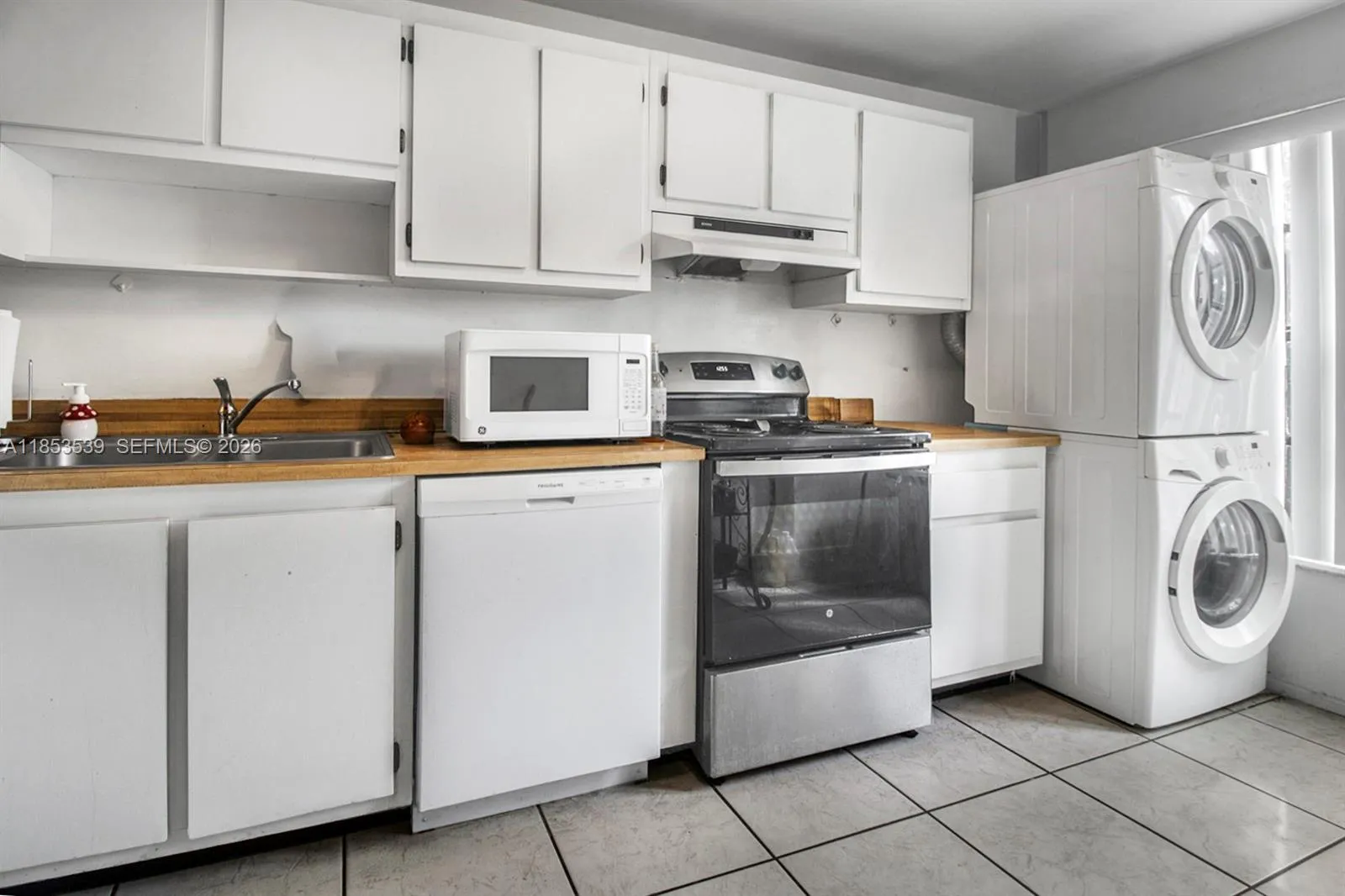9351 Nw 14th Ct 247, Pembroke Pines, Florida 33024, Pembroke Pines, Florida 33024, 2 Bedrooms Bedrooms, ,2 BathroomsBathrooms,Residential,For Sale,9351 Nw 14th Ct 247, Pembroke Pines, Florida 33024,A11853539