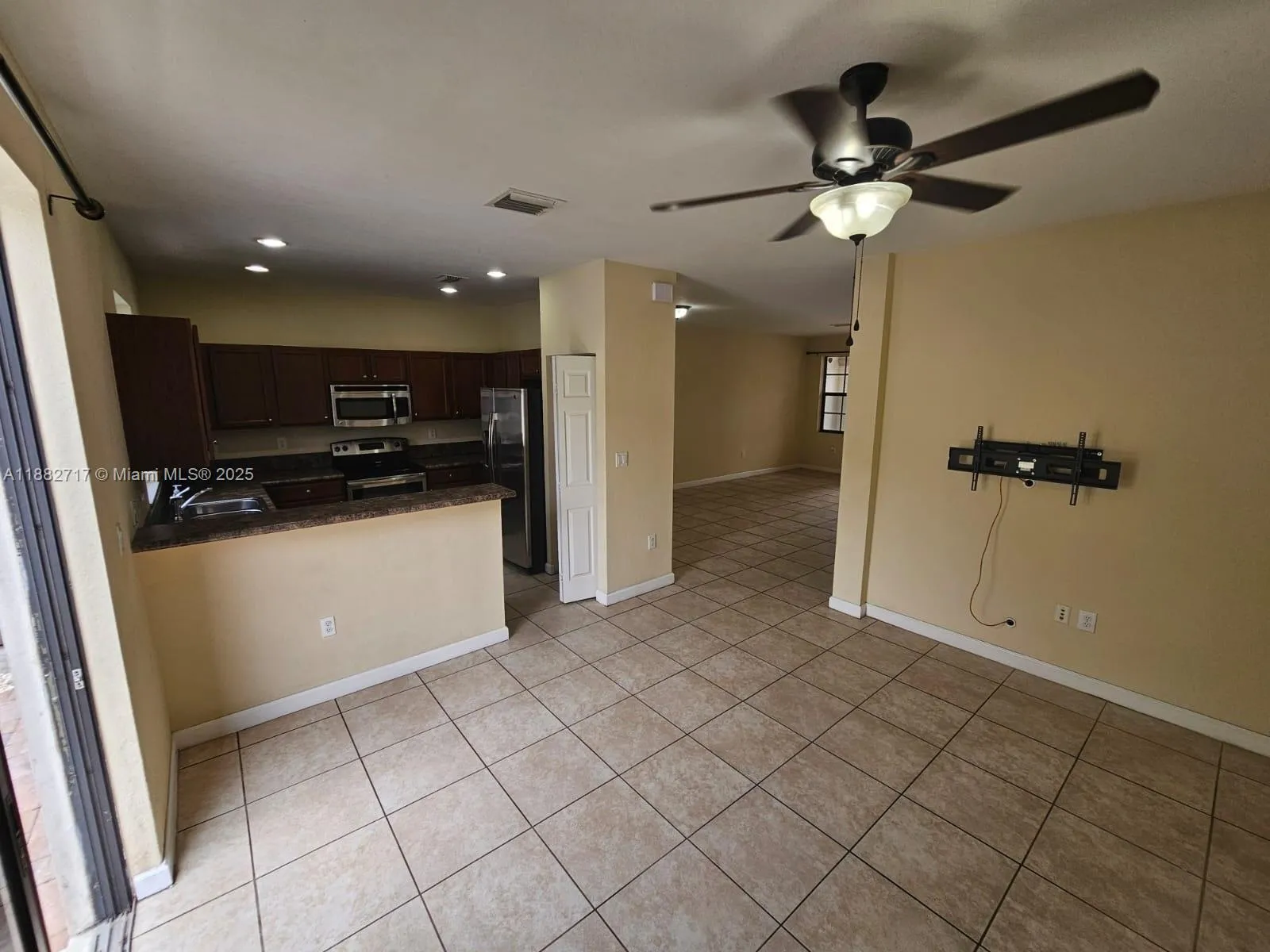3387 W 90th St, Hialeah, Florida 33018, Hialeah, Florida 33018, 3 Bedrooms Bedrooms, ,2 BathroomsBathrooms,Residential,For Sale,3387 W 90th St, Hialeah, Florida 33018,A11882717