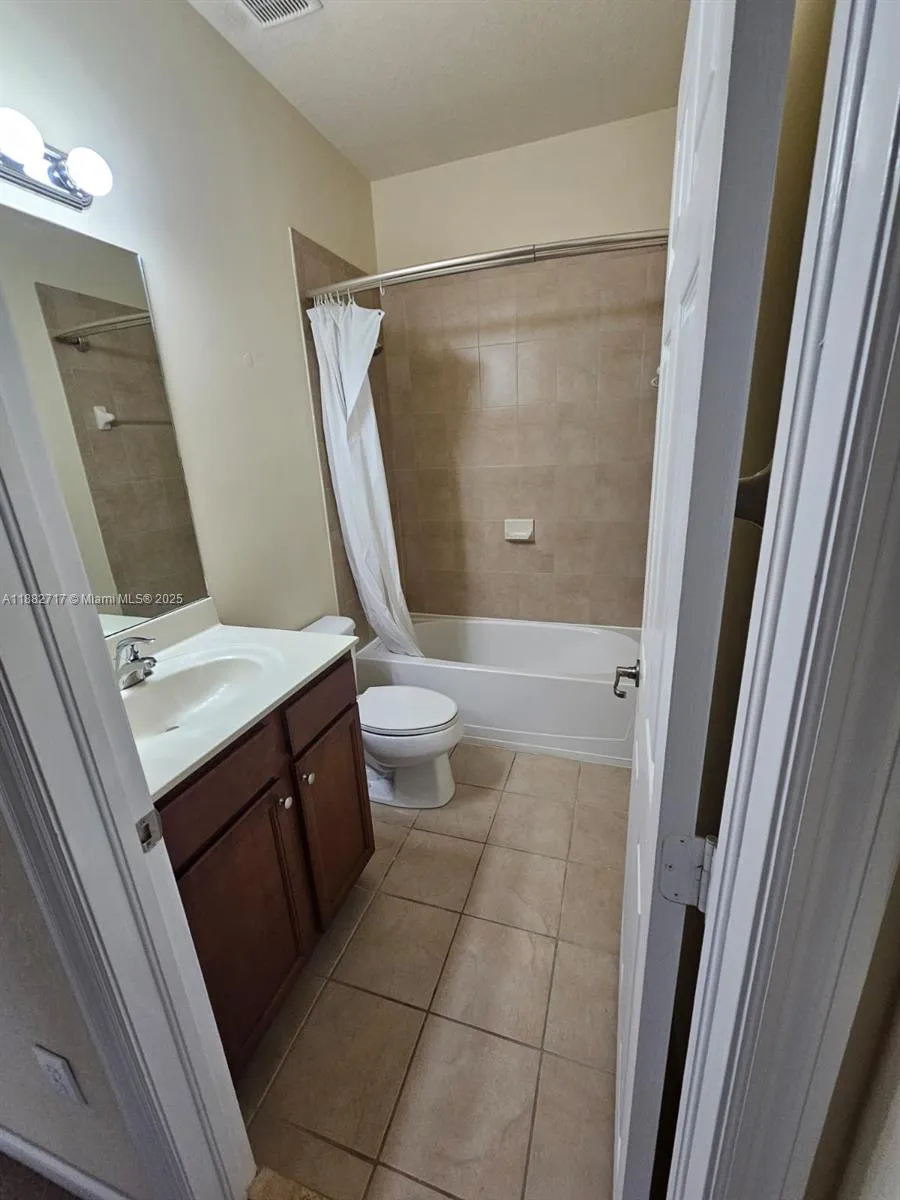 3387 W 90th St, Hialeah, Florida 33018, Hialeah, Florida 33018, 3 Bedrooms Bedrooms, ,2 BathroomsBathrooms,Residential,For Sale,3387 W 90th St, Hialeah, Florida 33018,A11882717
