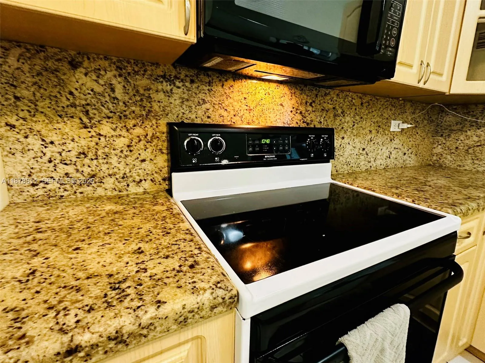 1690 Ne 191st St 305-1, Miami, Florida 33179, Miami, Florida 33179, 1 Bedroom Bedrooms, ,1 BathroomBathrooms,Residential,For Sale,1690 Ne 191st St 305-1, Miami, Florida 33179,A11878811