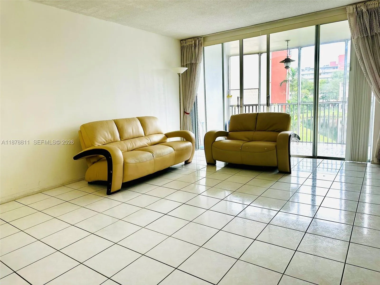 1690 Ne 191st St 305-1, Miami, Florida 33179, Miami, Florida 33179, 1 Bedroom Bedrooms, ,1 BathroomBathrooms,Residential,For Sale,1690 Ne 191st St 305-1, Miami, Florida 33179,A11878811