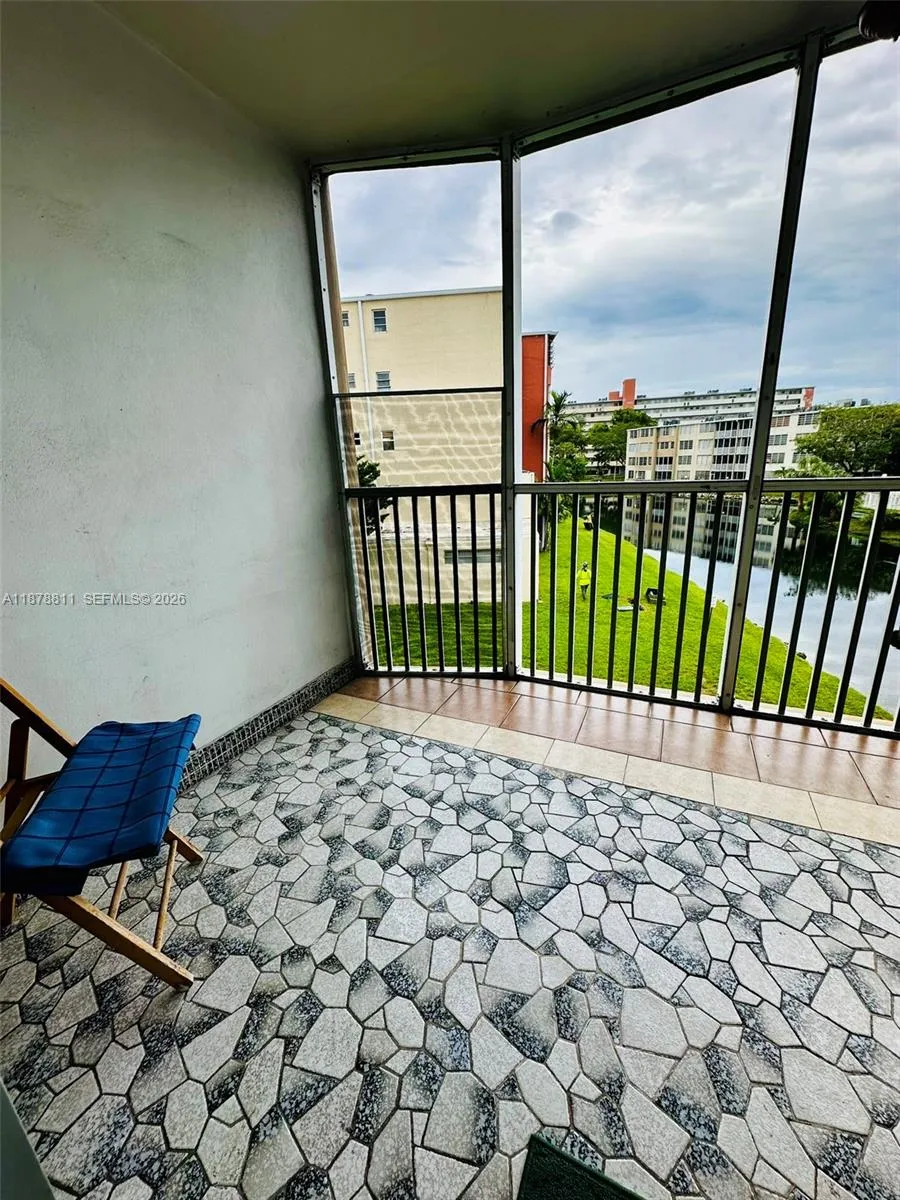 1690 Ne 191st St 305-1, Miami, Florida 33179, Miami, Florida 33179, 1 Bedroom Bedrooms, ,1 BathroomBathrooms,Residential,For Sale,1690 Ne 191st St 305-1, Miami, Florida 33179,A11878811