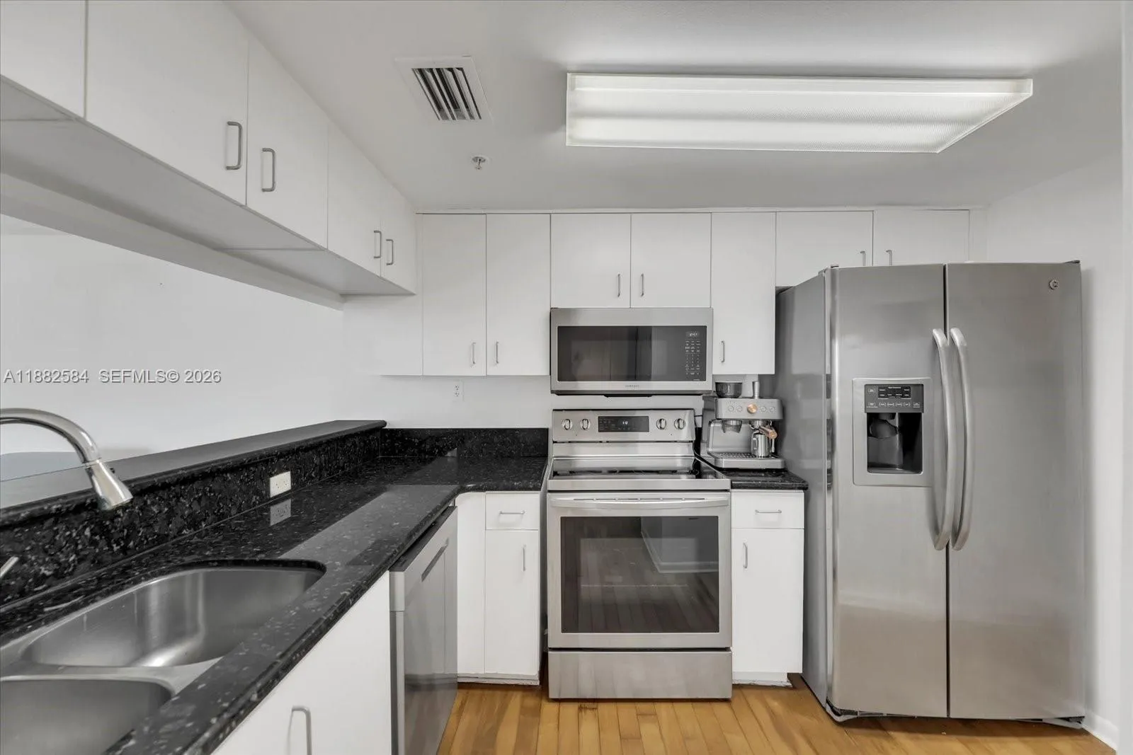 650 West Ave 704, Miami Beach, Florida 33139, Miami Beach, Florida 33139, 2 Bedrooms Bedrooms, ,2 BathroomsBathrooms,Residential,For Sale,650 West Ave 704, Miami Beach, Florida 33139,A11882584