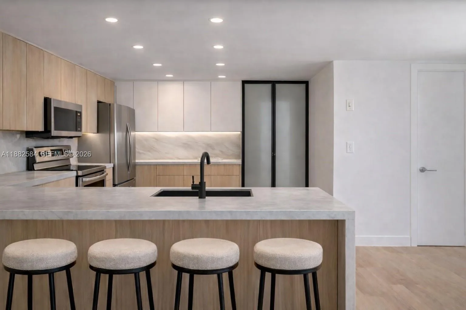 650 West Ave 704, Miami Beach, Florida 33139, Miami Beach, Florida 33139, 2 Bedrooms Bedrooms, ,2 BathroomsBathrooms,Residential,For Sale,650 West Ave 704, Miami Beach, Florida 33139,A11882584