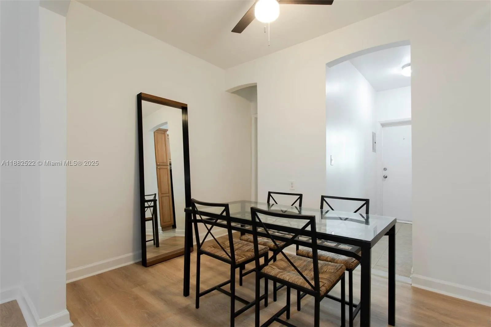 1561 Lenox Ave 10, Miami Beach, Florida 33139, Miami Beach, Florida 33139, ,1 BathroomBathrooms,Residential,For Sale,1561 Lenox Ave 10, Miami Beach, Florida 33139,A11882522