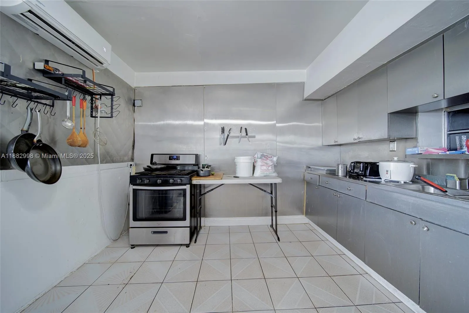 Assisted Living Facility Business & Real Estat, Miami, Florida 33055, 9 Bedrooms Bedrooms, ,6 BathroomsBathrooms,Residential,For Sale,Assisted Living Facility Business & Real Estat,A11882998