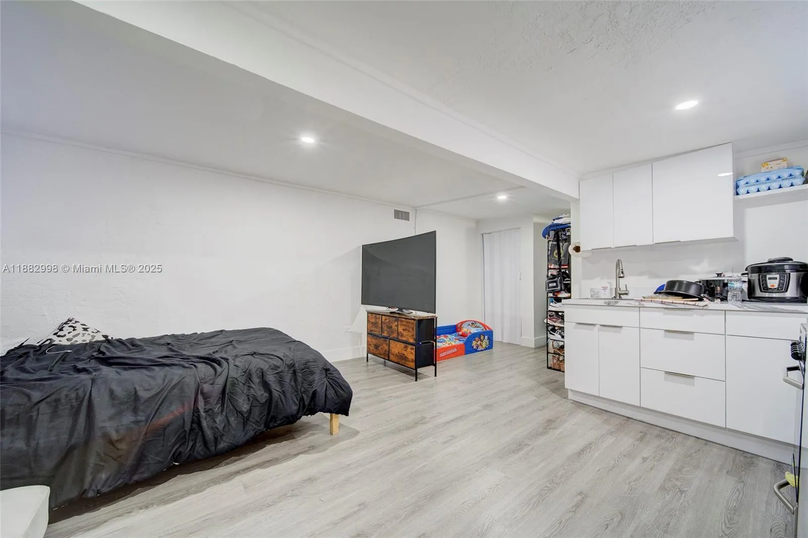 Assisted Living Facility Business & Real Estat, Miami, Florida 33055, 9 Bedrooms Bedrooms, ,6 BathroomsBathrooms,Residential,For Sale,Assisted Living Facility Business & Real Estat,A11882998