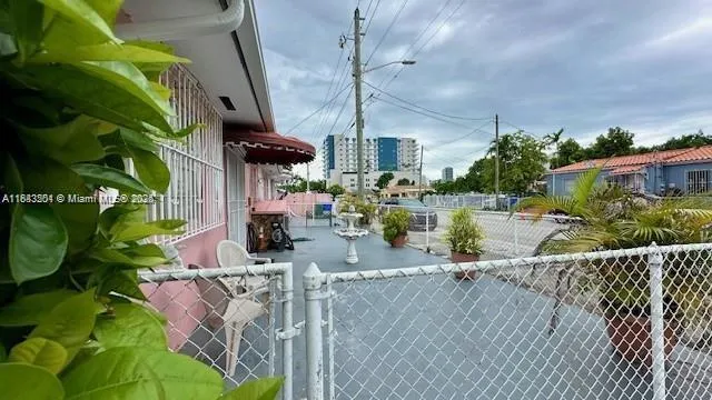 1801 Nw 5th St, Miami, Florida 33125, Miami, Florida 33125, ,Residential Income,For Sale,1801 Nw 5th St, Miami, Florida 33125,A11883201