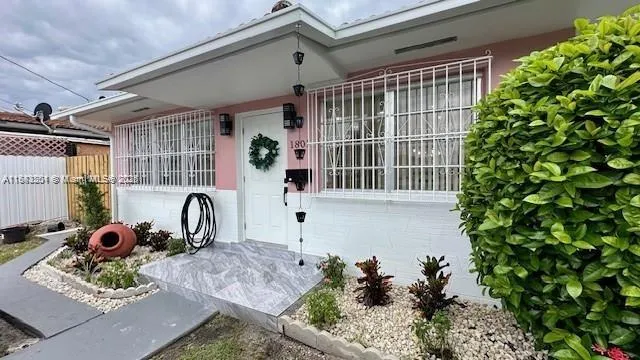 1801 Nw 5th St, Miami, Florida 33125, Miami, Florida 33125, ,Residential Income,For Sale,1801 Nw 5th St, Miami, Florida 33125,A11883201