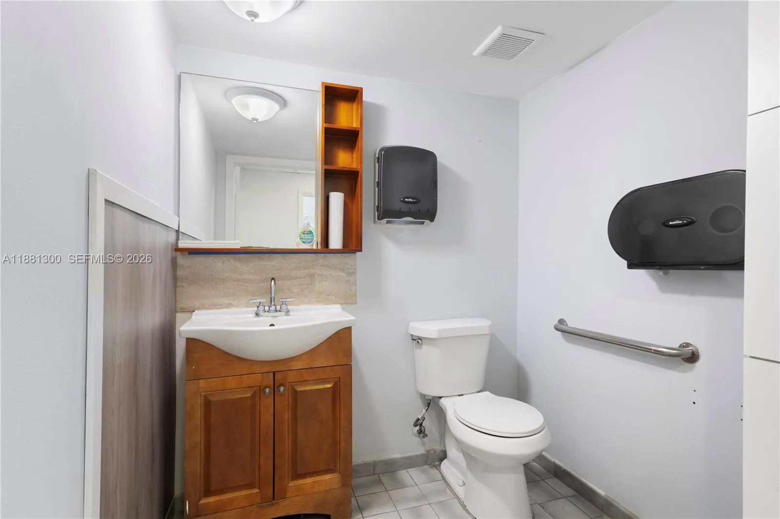 1740 Nw 93 Av 1740, Doral, Florida 33172, Doral, Florida 33172, ,Commercial Lease,For Rent,1740 Nw 93 Av 1740, Doral, Florida 33172,A11881300