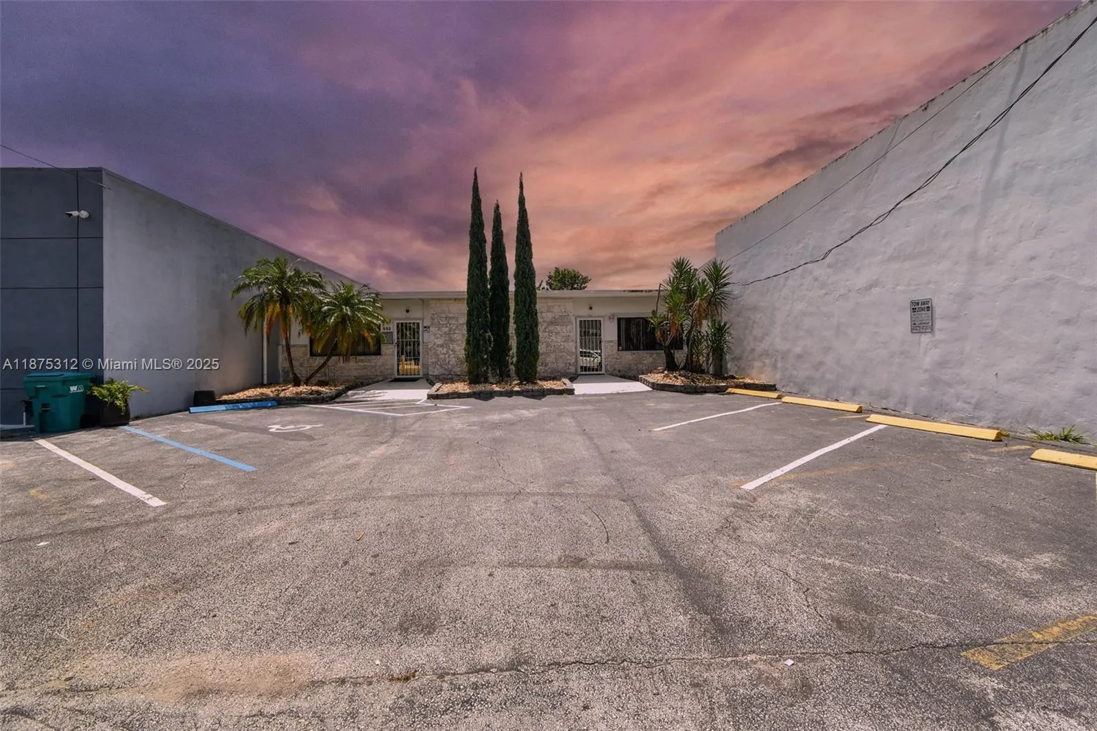 552 S Dixie Hwy E, Pompano Beach, Florida 33060, Pompano Beach, Florida 33060, ,Commercial Sale,For Sale,552 S Dixie Hwy E, Pompano Beach, Florida 33060,A11875312