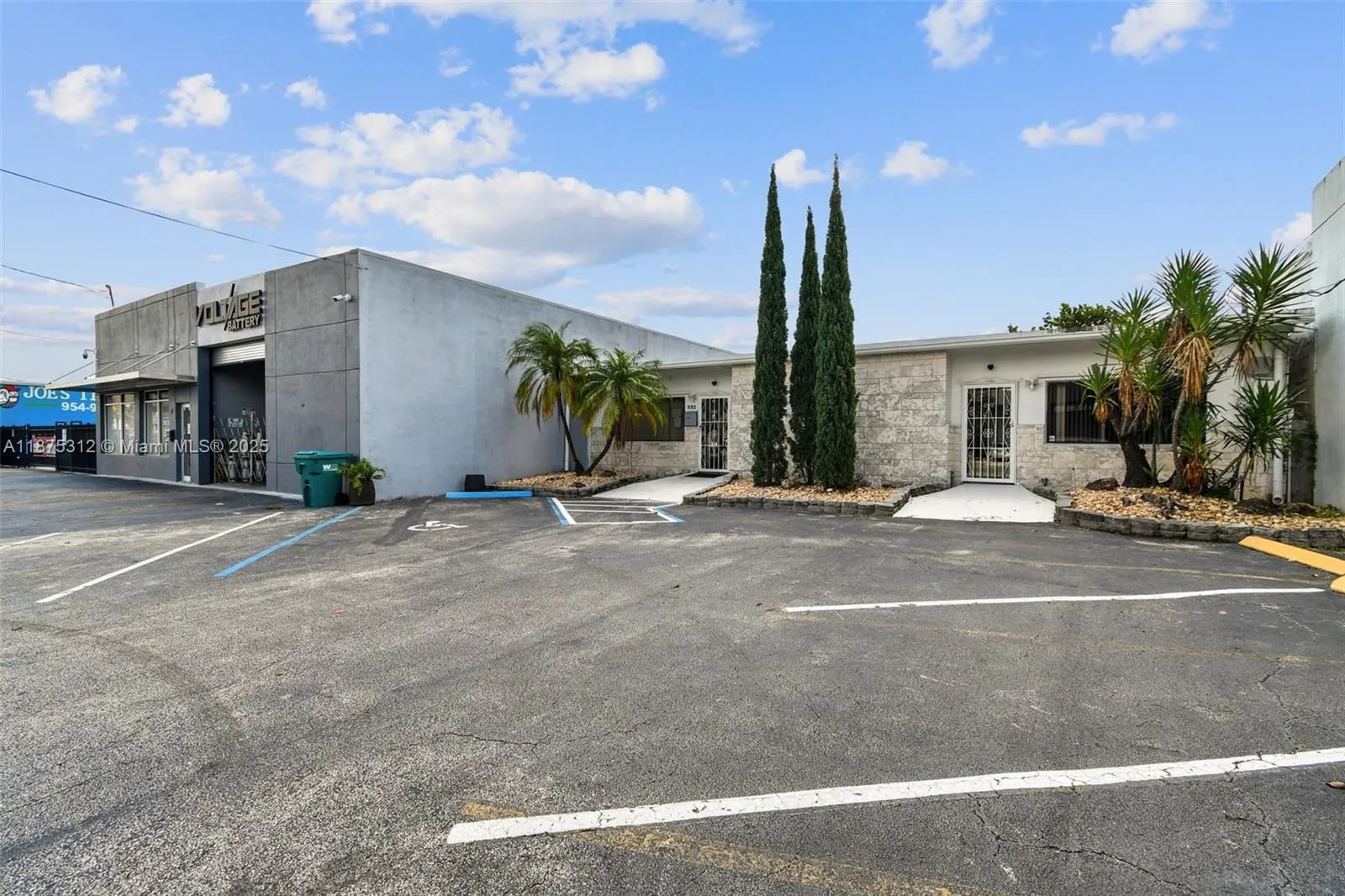 552 S Dixie Hwy E, Pompano Beach, Florida 33060, Pompano Beach, Florida 33060, ,Commercial Sale,For Sale,552 S Dixie Hwy E, Pompano Beach, Florida 33060,A11875312