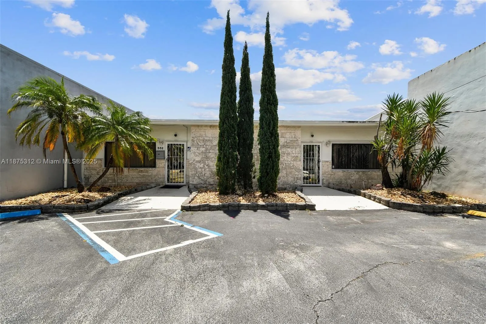 552 S Dixie Hwy E, Pompano Beach, Florida 33060, Pompano Beach, Florida 33060, ,Commercial Sale,For Sale,552 S Dixie Hwy E, Pompano Beach, Florida 33060,A11875312