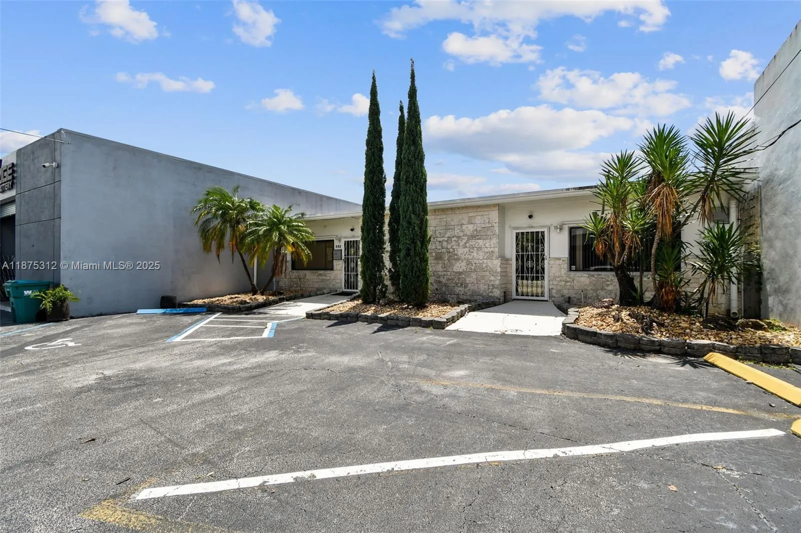 552 S Dixie Hwy E, Pompano Beach, Florida 33060, Pompano Beach, Florida 33060, ,Commercial Sale,For Sale,552 S Dixie Hwy E, Pompano Beach, Florida 33060,A11875312