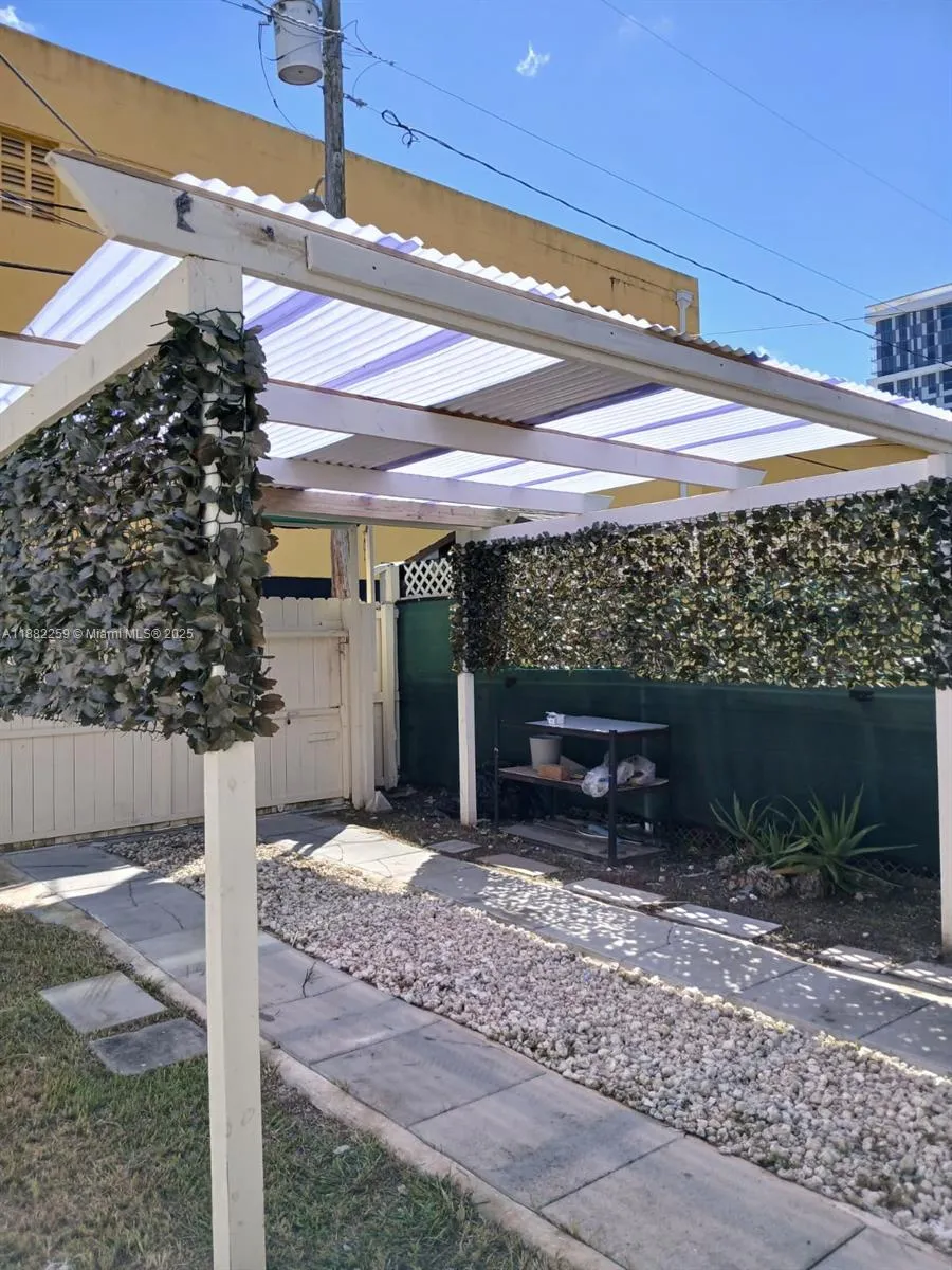 2530 Sw 27th St, Miami, Florida 33133, Miami, Florida 33133, ,Residential Income,For Sale,2530 Sw 27th St, Miami, Florida 33133,A11882259