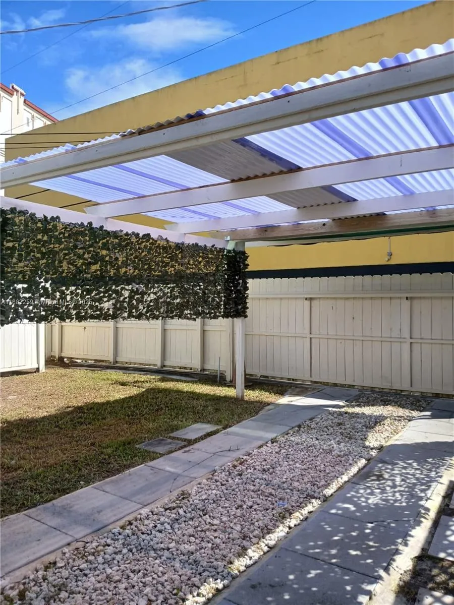 2530 Sw 27th St, Miami, Florida 33133, Miami, Florida 33133, ,Residential Income,For Sale,2530 Sw 27th St, Miami, Florida 33133,A11882259