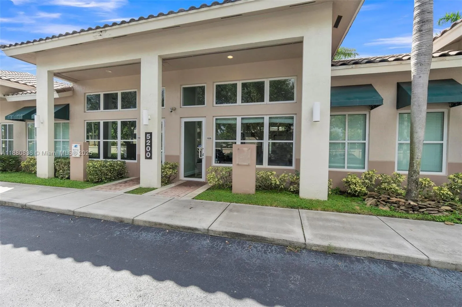5200 S University Dr 103a, Davie, Florida 33328, Davie, Florida 33328, ,Commercial Lease,For Rent,5200 S University Dr 103a, Davie, Florida 33328,A11880836
