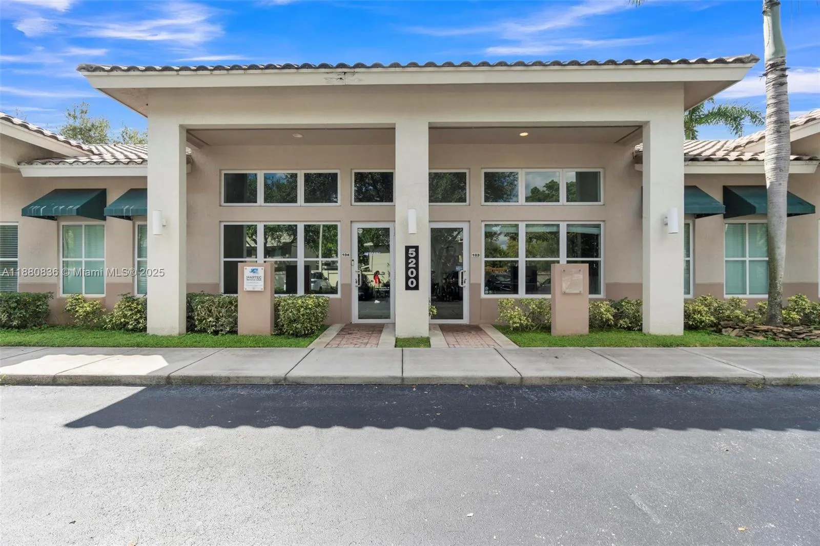 5200 S University Dr 103a, Davie, Florida 33328, Davie, Florida 33328, ,Commercial Lease,For Rent,5200 S University Dr 103a, Davie, Florida 33328,A11880836