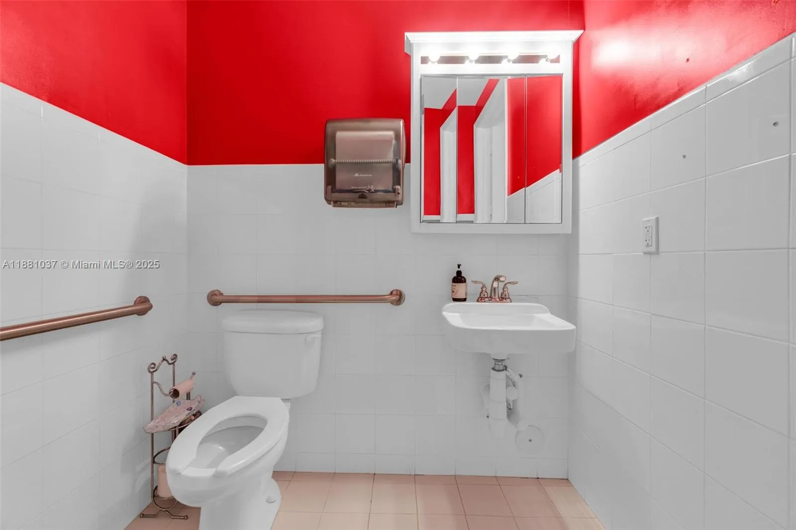 5200 S University Dr 103a, Davie, Florida 33328, Davie, Florida 33328, ,Commercial Sale,For Sale,5200 S University Dr 103a, Davie, Florida 33328,A11881037