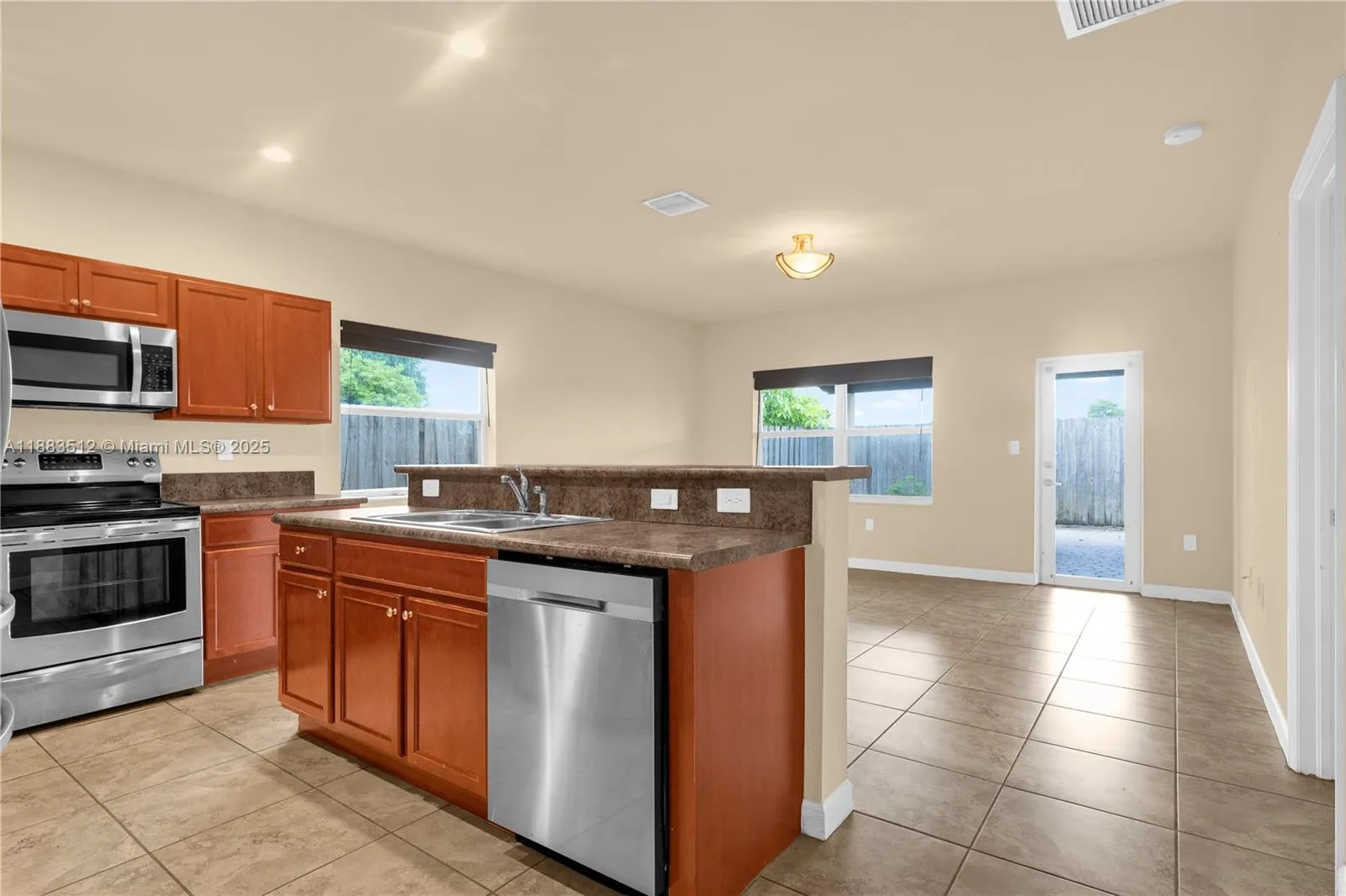 2401 Ne 4th St, Homestead, Florida 33033, Homestead, Florida 33033, 4 Bedrooms Bedrooms, ,2 BathroomsBathrooms,Residential,For Sale,2401 Ne 4th St, Homestead, Florida 33033,A11883512