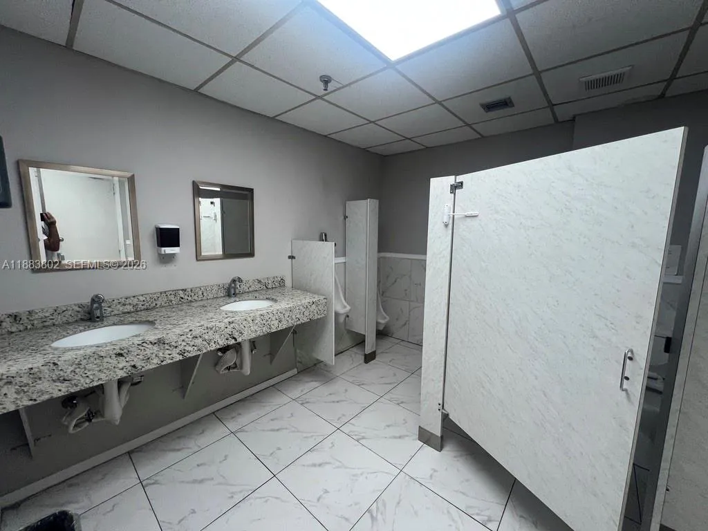 4445 W 16th Ave 605, Hialeah, Florida 33012, Hialeah, Florida 33012, ,Commercial Lease,For Rent,4445 W 16th Ave 605, Hialeah, Florida 33012,A11883802