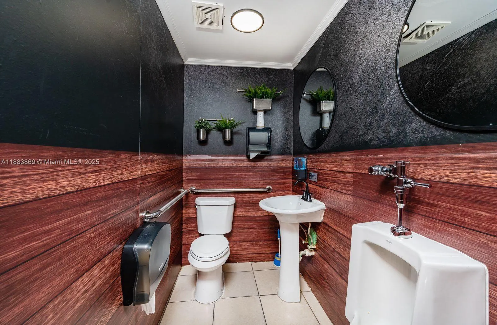 6746 W Flagler St, Miami, Florida 33144, Miami, Florida 33144, ,Business Opportunity,For Sale,6746 W Flagler St, Miami, Florida 33144,A11883869