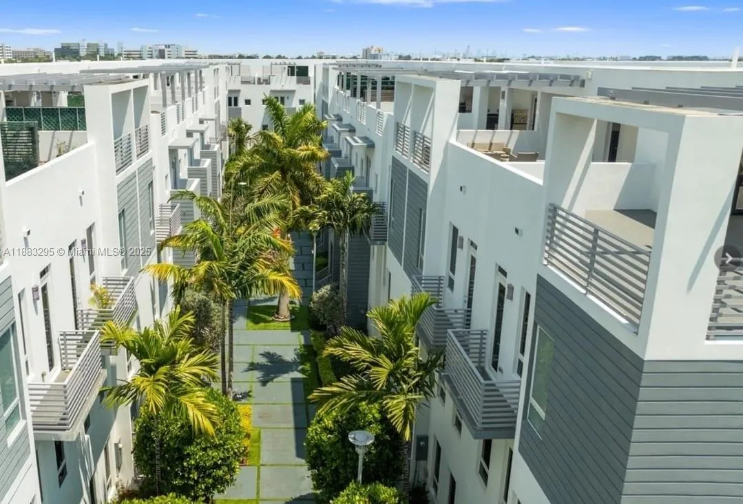 9133 Nw 33rd St, Doral, Florida 33172, Doral, Florida 33172, 4 Bedrooms Bedrooms, ,3 BathroomsBathrooms,Residential,For Sale,9133 Nw 33rd St, Doral, Florida 33172,A11883295