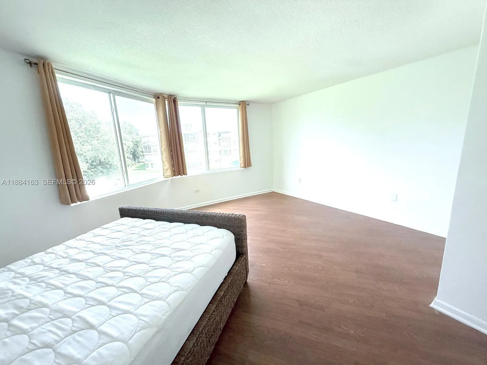 1201 Ne 191st St G304, Miami, Florida 33179, Miami, Florida 33179, 2 Bedrooms Bedrooms, ,2 BathroomsBathrooms,Residential,For Sale,1201 Ne 191st St G304, Miami, Florida 33179,A11884163