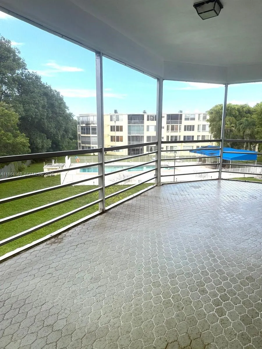 1201 Ne 191st St G304, Miami, Florida 33179, Miami, Florida 33179, 2 Bedrooms Bedrooms, ,2 BathroomsBathrooms,Residential,For Sale,1201 Ne 191st St G304, Miami, Florida 33179,A11884163