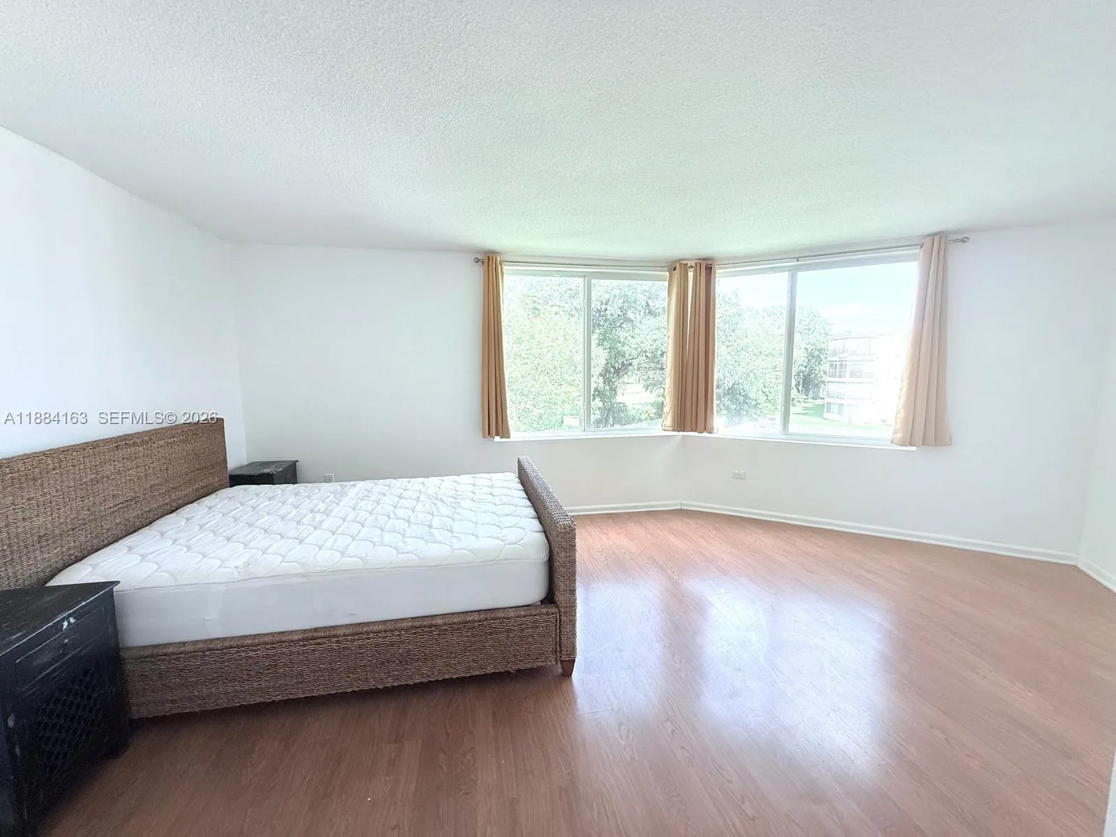 1201 Ne 191st St G304, Miami, Florida 33179, Miami, Florida 33179, 2 Bedrooms Bedrooms, ,2 BathroomsBathrooms,Residential,For Sale,1201 Ne 191st St G304, Miami, Florida 33179,A11884163