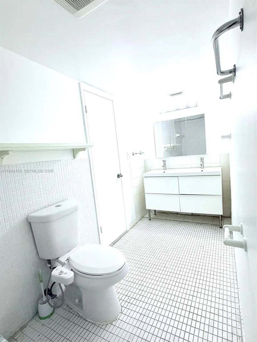 1201 Ne 191st St G304, Miami, Florida 33179, Miami, Florida 33179, 2 Bedrooms Bedrooms, ,2 BathroomsBathrooms,Residential,For Sale,1201 Ne 191st St G304, Miami, Florida 33179,A11884163