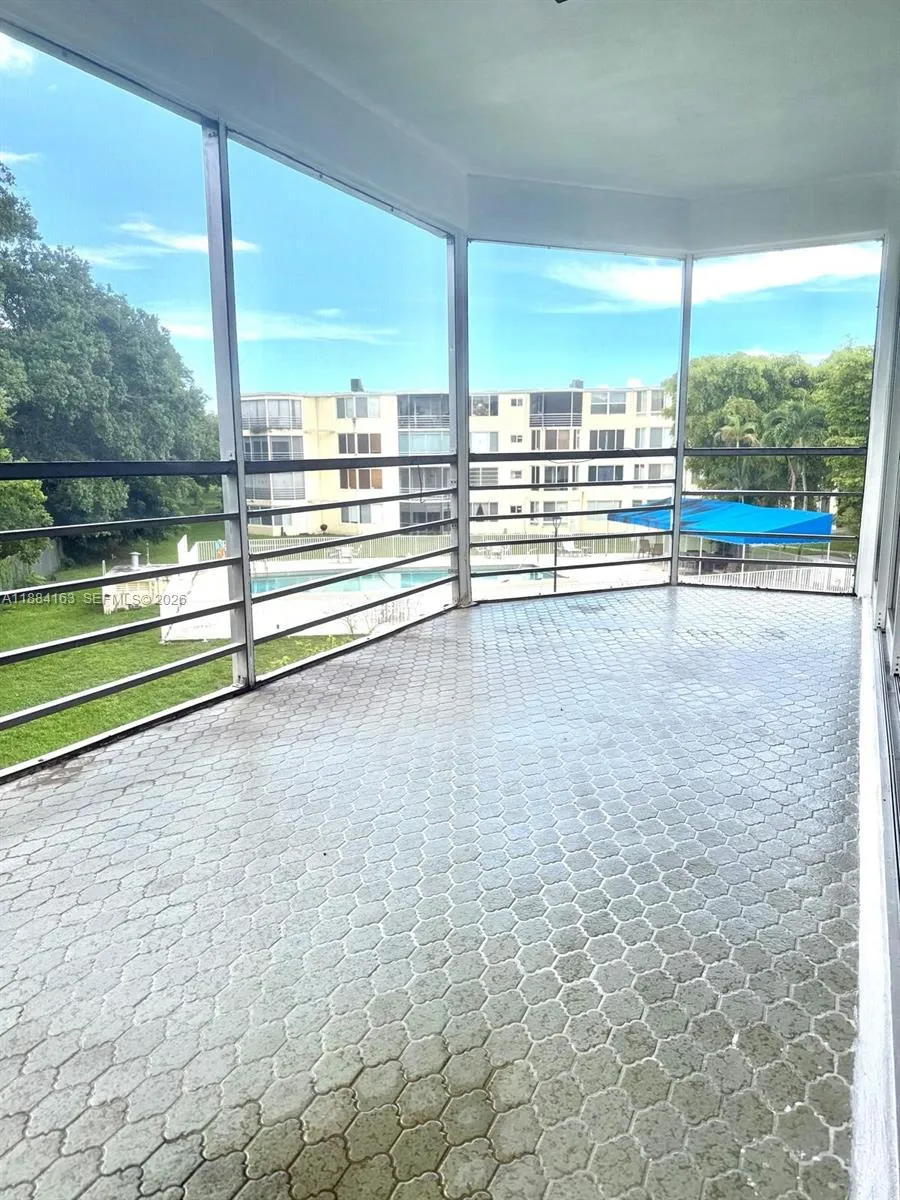 1201 Ne 191st St G304, Miami, Florida 33179, Miami, Florida 33179, 2 Bedrooms Bedrooms, ,2 BathroomsBathrooms,Residential,For Sale,1201 Ne 191st St G304, Miami, Florida 33179,A11884163