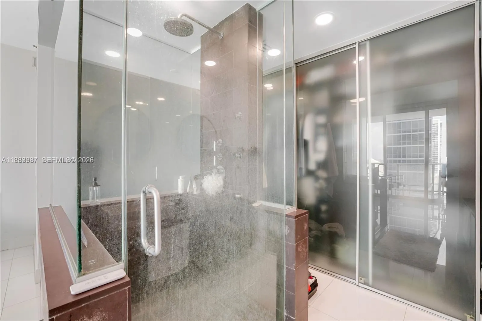 1040 Biscayne Blvd 1905, Miami, Florida 33132, Miami, Florida 33132, 1 Bedroom Bedrooms, ,1 BathroomBathrooms,Residential,For Sale,1040 Biscayne Blvd 1905, Miami, Florida 33132,A11883987