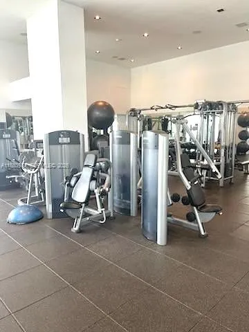 1040 Biscayne Blvd 1905, Miami, Florida 33132, Miami, Florida 33132, 1 Bedroom Bedrooms, ,1 BathroomBathrooms,Residential,For Sale,1040 Biscayne Blvd 1905, Miami, Florida 33132,A11883987