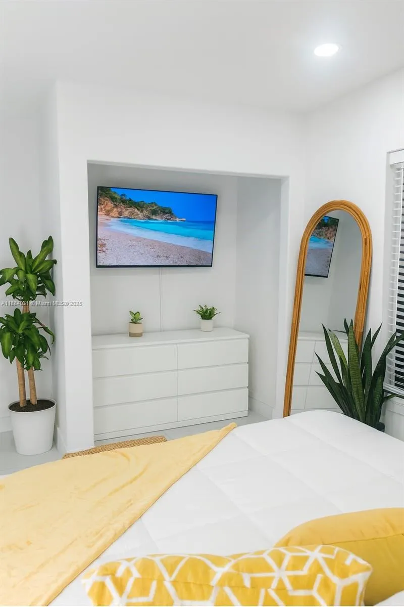 1435 Grant St Na, Hollywood, Florida 33020, Hollywood, Florida 33020, 4 Bedrooms Bedrooms, ,2 BathroomsBathrooms,Residential Lease,For Rent,1435 Grant St Na, Hollywood, Florida 33020,A11884031