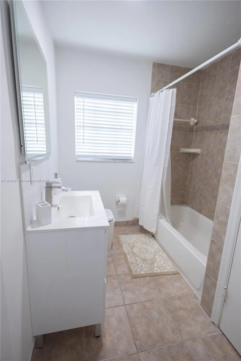 1435 Grant St Na, Hollywood, Florida 33020, Hollywood, Florida 33020, 4 Bedrooms Bedrooms, ,2 BathroomsBathrooms,Residential Lease,For Rent,1435 Grant St Na, Hollywood, Florida 33020,A11884031