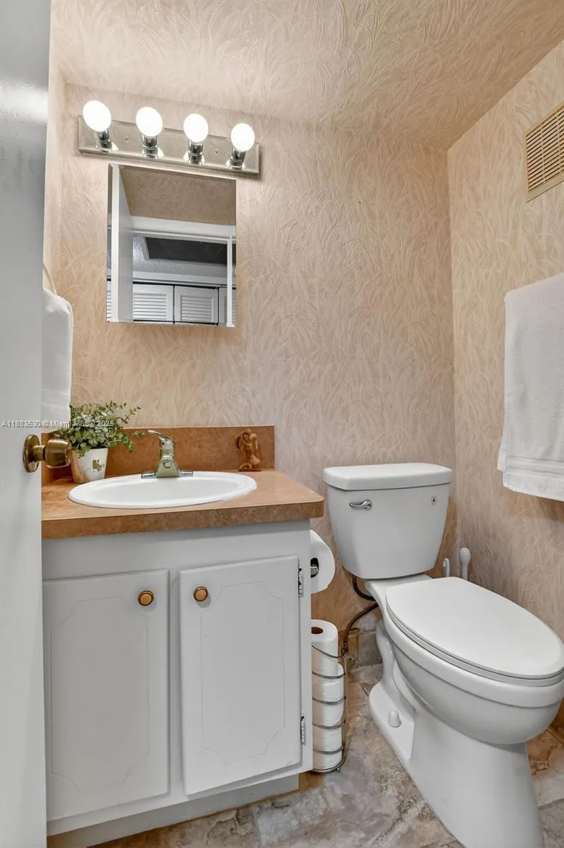 2009 N Farnham N 2009, Deerfield Beach, Florida 33, Deerfield Beach, Florida 33442, 1 Bedroom Bedrooms, ,1 BathroomBathrooms,Residential,For Sale,2009 N Farnham N 2009, Deerfield Beach, Florida 33,A11883530